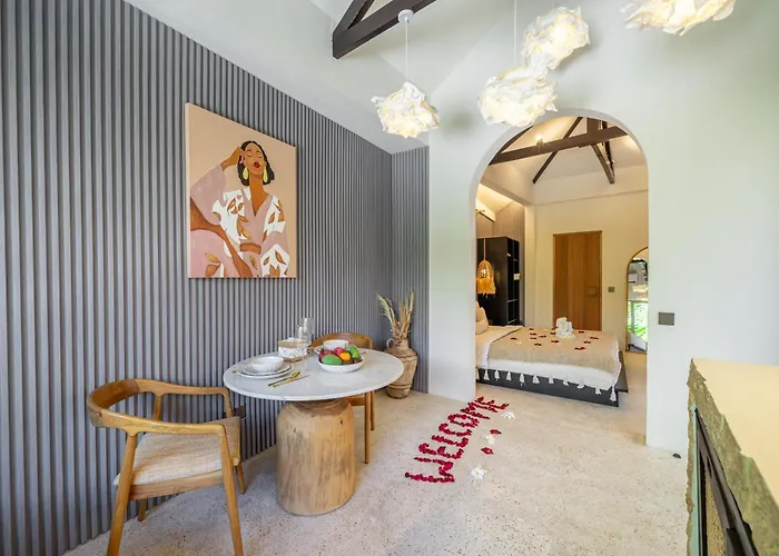 Cozy House In Maison Boheme * サヌール